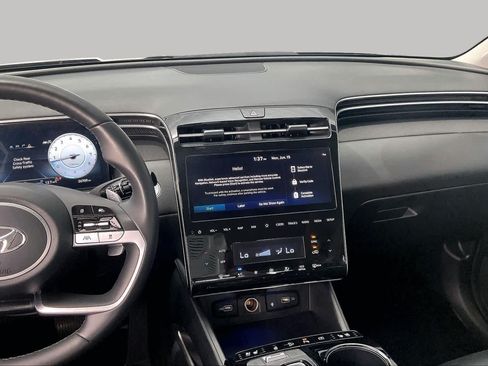Certified 2023 Hyundai Tucson Limited AWD/4WD image 7