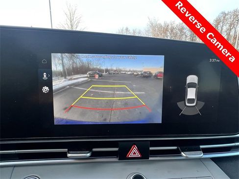 Used 2023 Hyundai Elantra Limited image 11