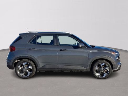 Used 2024 Hyundai Venue SEL image 7