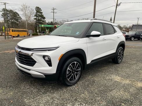 New 2026 Chevrolet TrailBlazer LT w/ LPO, Blackout Package FWD image 7