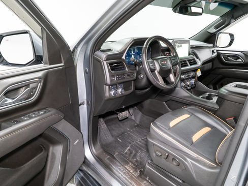 Used 2022 GMC Yukon XL AT4 image 12