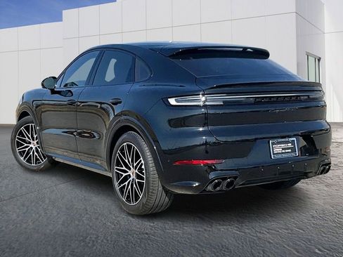 New 2026 Porsche Cayenne GTS image 3