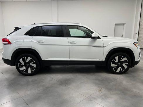 Used 2025 Volkswagen Atlas Cross Sport SE AWD/4WD image 10