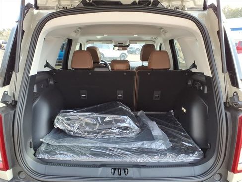 New 2025 Ford Bronco Sport Outer Banks w/ Sasquatch Outer Banks Package image 13