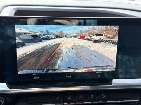 Used 2024 Chevrolet Silverado 2500 LT w/ Convenience Package image 16