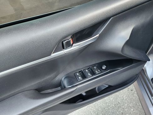 Used 2019 Toyota Camry LE image 21