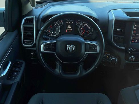 Used 2019 RAM 1500 Big Horn AWD/4WD image 10