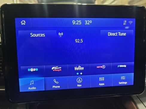 Used 2021 Ford Explorer XLT w/ Equipment Group 202A image 25