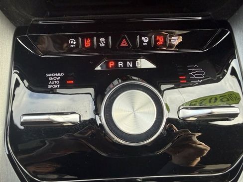 Certified 2025 Jeep Wagoneer Series III w/ Premium Group I image 39