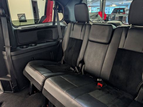Used 2016 Dodge Grand Caravan SXT FWD image 38