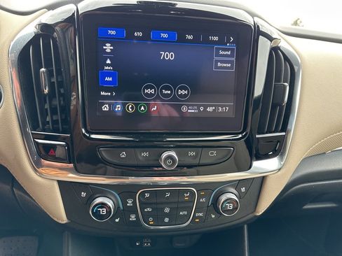 Used 2023 Chevrolet Traverse Premier image 17
