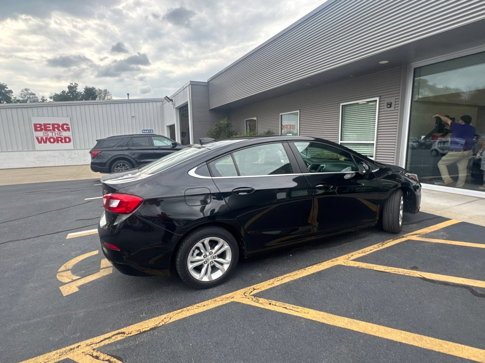 Used 2019 Chevrolet Cruze LT w/ LT Fleet Convenience Package FWD image 3