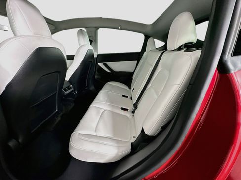 Used 2022 Tesla Model Y Long Range AWD/4WD image 27