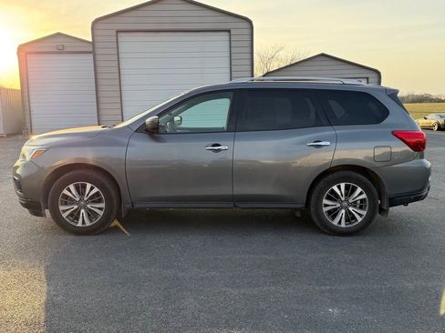 Used 2020 Nissan Pathfinder SV image 8