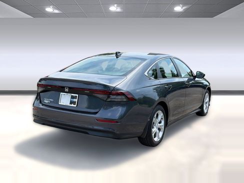 Used 2025 Honda Accord LX image 9