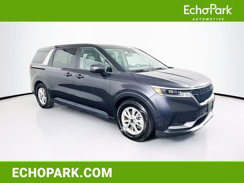 Used 2024 Kia Carnival LX image 1