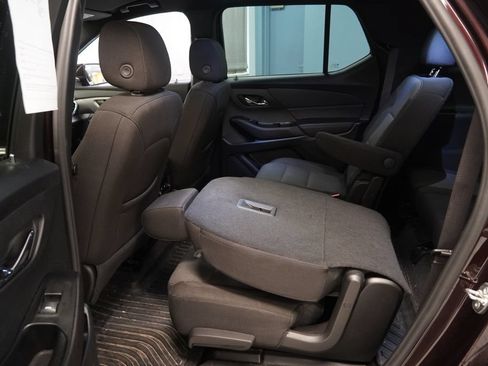 Used 2023 Chevrolet Traverse LT AWD/4WD image 17