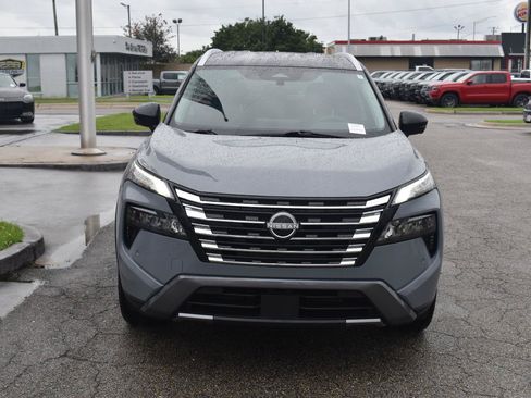Used 2025 Nissan Rogue SL FWD image 19