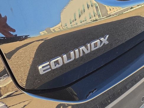 Used 2022 Chevrolet Equinox LT FWD image 11