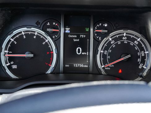 Certified 2023 Toyota 4Runner TRD Off-Road Premium w/ Moonroof Package AWD/4WD image 41