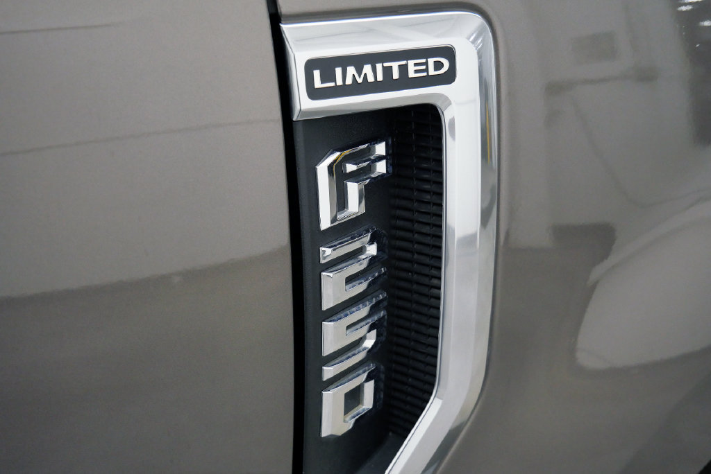 Used 2021 Ford F250 Limited w/ FX4 Off-Road Package AWD/4WD image 10