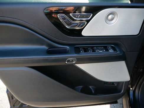 Used 2025 Lincoln Aviator Reserve w/ Equipment Group 201A image 29