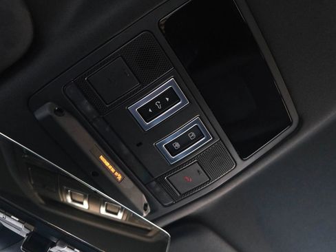 Used 2023 Land Rover Defender 110 X image 39