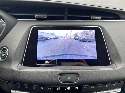 Used 2023 Cadillac XT4 Premium Luxury image 28