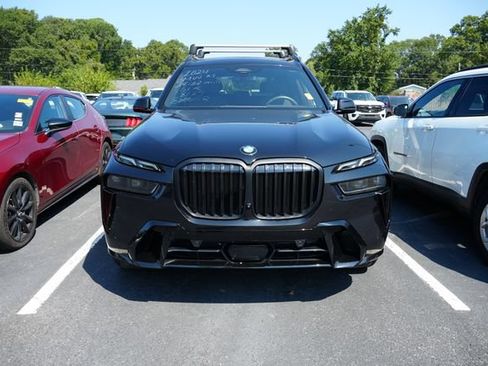 Used 2024 BMW X7 xDrive40i w/ M Sport Package AWD/4WD image 4