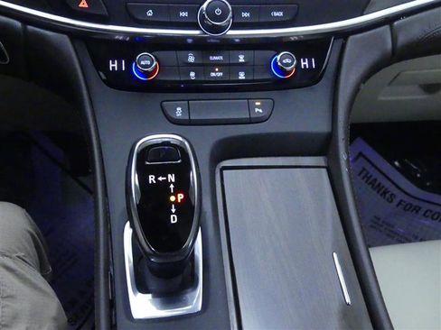 Used 2017 Buick LaCrosse Preferred image 14