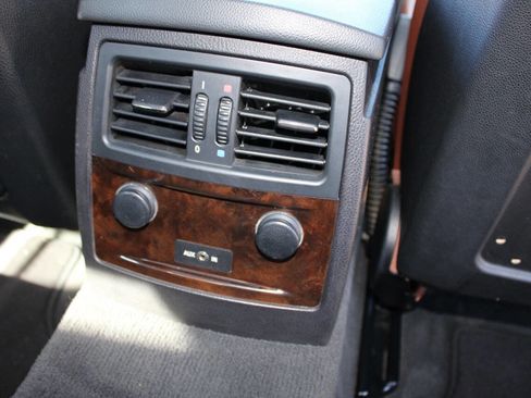 Used 2007 BMW 530xi Sedan image 40