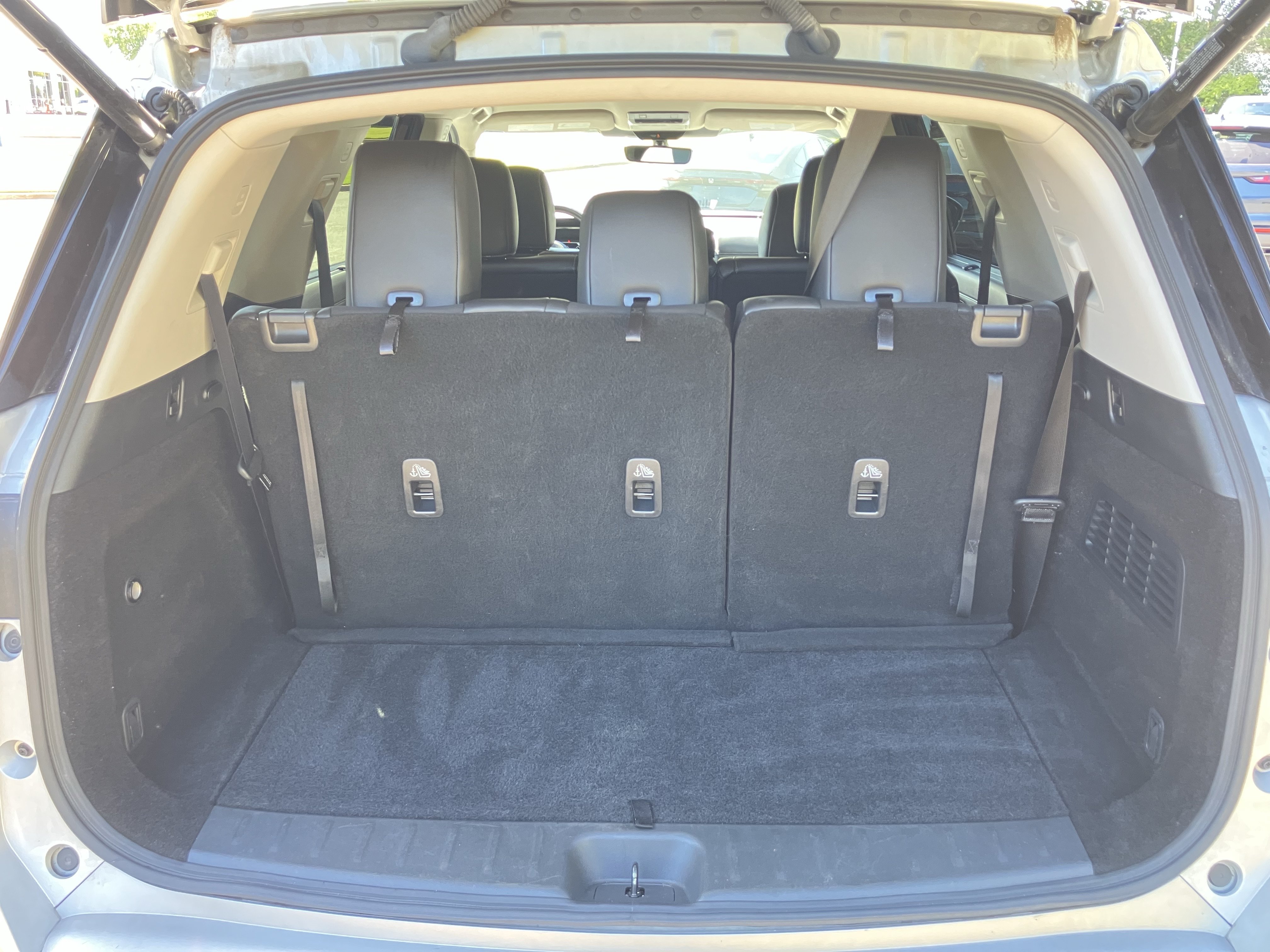 Used 2025 Nissan Pathfinder SL FWD image 36