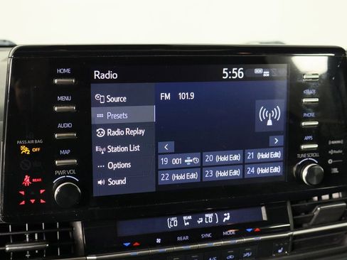 Used 2022 Toyota Sienna XSE image 31