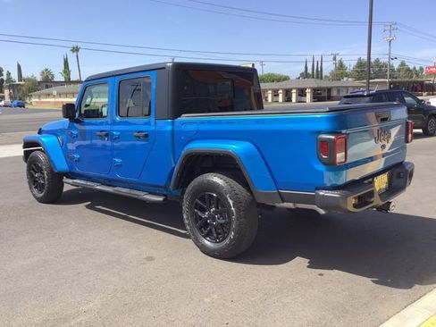 Used 2022 Jeep Gladiator Sport AWD/4WD image 23