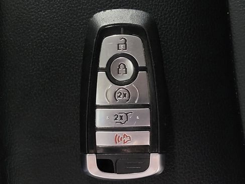 Used 2020 Ford Edge SEL w/ Convenience Package AWD/4WD image 32