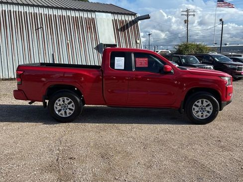Used 2023 Nissan Frontier SV w/ Tow Package AWD/4WD image 6