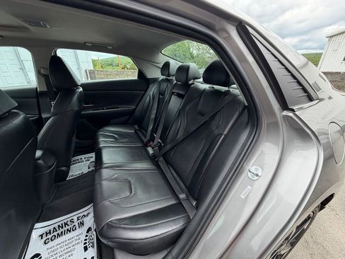 Used 2023 Hyundai Elantra Limited FWD image 10