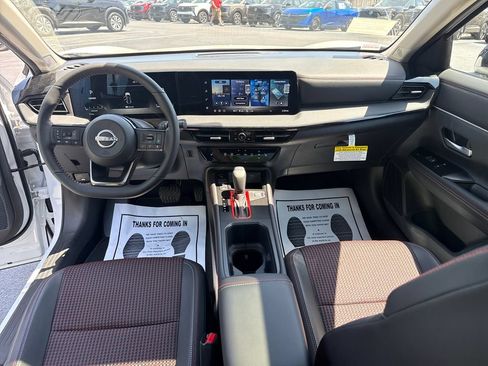 Used 2026 Nissan Kicks SR w/ SR Premium Package FWD image 12