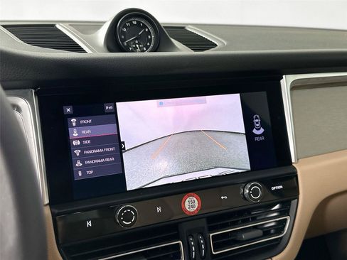 Certified 2024 Porsche Macan AWD/4WD image 23