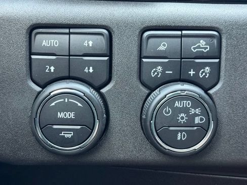 Used 2024 Chevrolet Silverado 2500 High Country w/ Technology Package AWD/4WD image 20