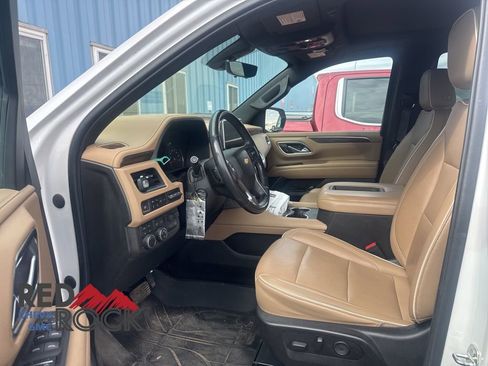 Used 2021 Chevrolet Tahoe Premier w/ Premium Package image 2