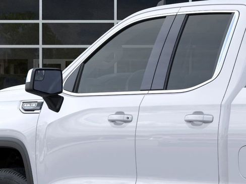 New 2026 GMC Sierra 1500 SLE image 12
