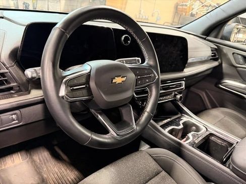 Used 2024 Chevrolet Traverse LT w/ LPO, Floor Liner Package FWD image 17