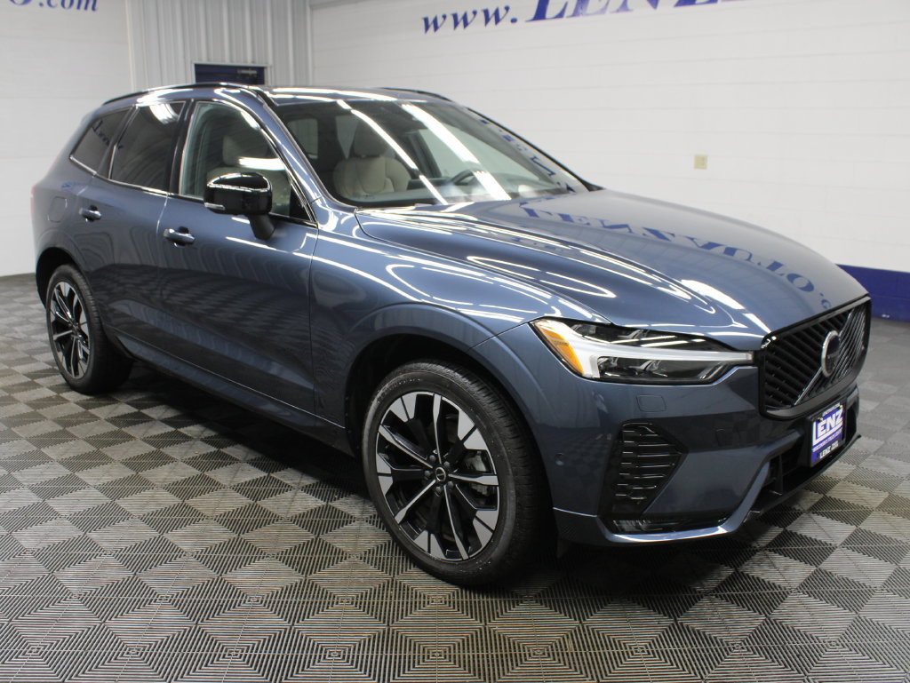 Used 2026 Volvo XC60 B5 Plus w/ Protection Package Premier AWD/4WD image 3