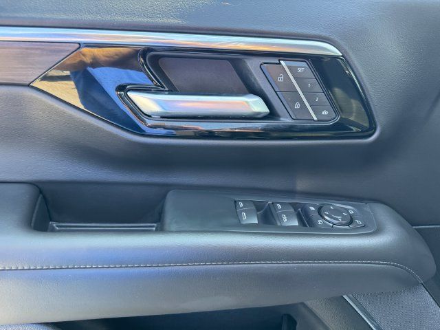 Certified 2026 Chevrolet Suburban LT w/ Comfort Package AWD/4WD image 16