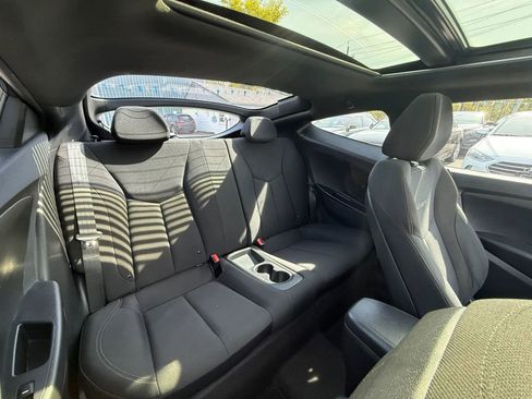 Used 2017 Hyundai Veloster Value Edition FWD image 42