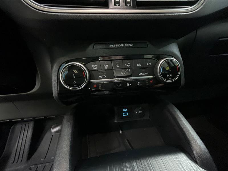 Used 2022 Ford Escape SEL w/ Technology Package FWD image 17