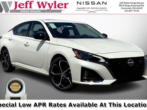 New 2025 Nissan Altima 2.5 SR w/ SR Premium Package image 1