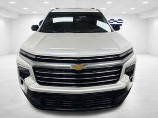 Used 2025 Chevrolet Traverse High Country video 2
