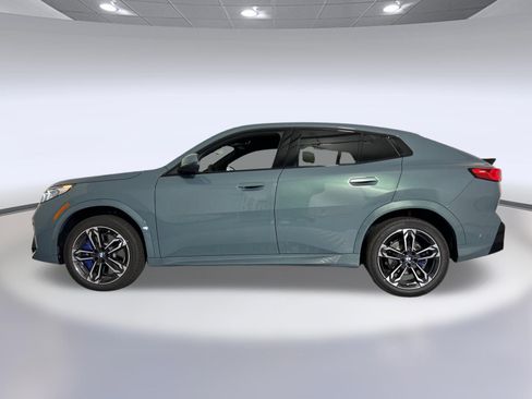 Used 2025 BMW X2 xDrive28i w/ Premium Package AWD/4WD image 2